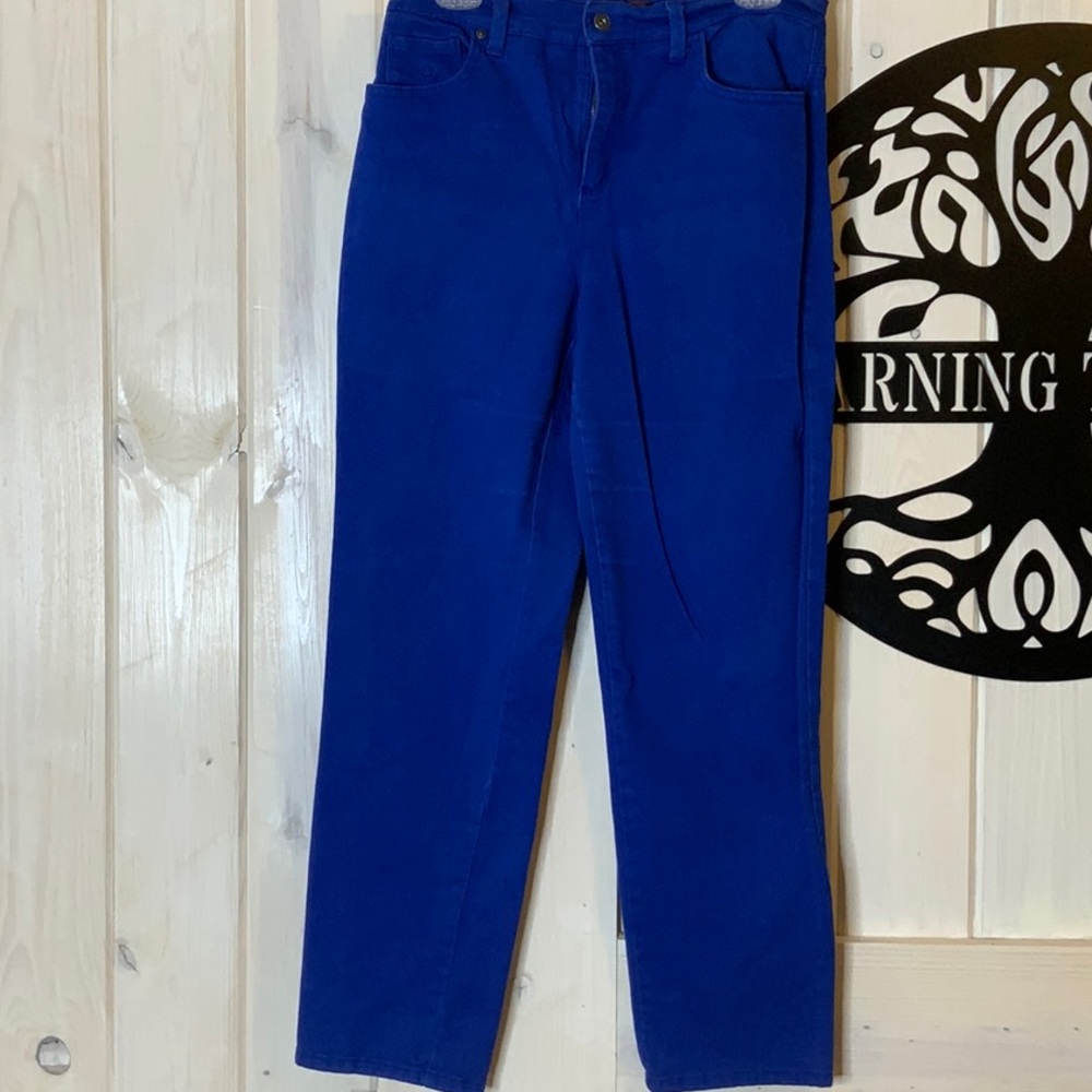 Gloria Vanderbilt royal blue jeans, size 8